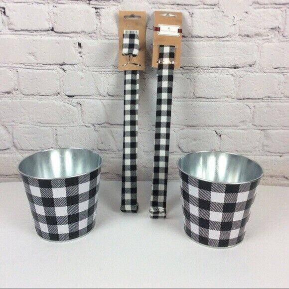 Christmas Black & White Buffalo Check 4 Pc Decor Bundle 2 Wreath Hangers 2 Tins - Picture 5 of 8